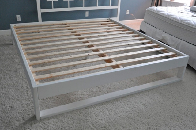 Як зробити простий каркас ліжка з дерева