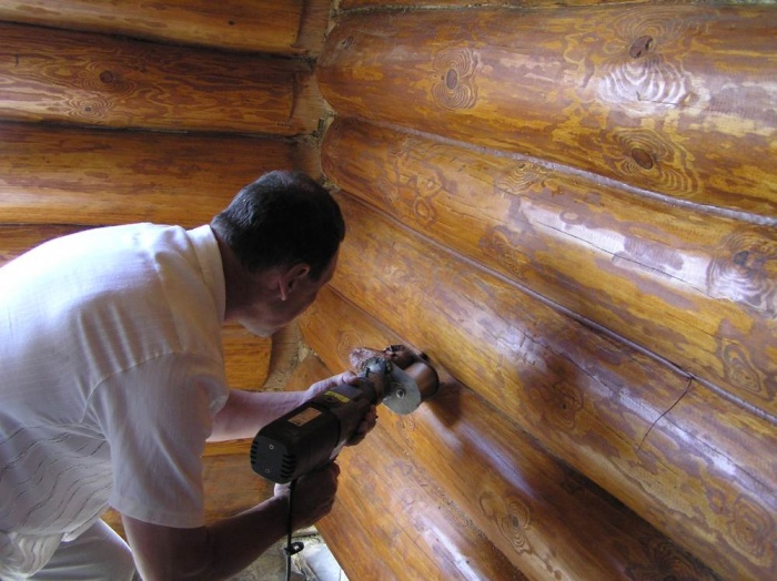 Обробка швів в дерев'яному будинку