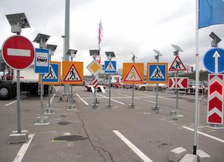 Опоры для дорожных знаков