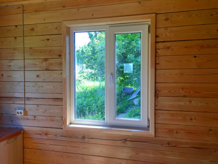 Вікна в будинку з клеєного бруса